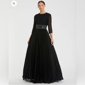 Mac Duggal Shimmering Pleated A-Line 3/4 Sleeve Gown